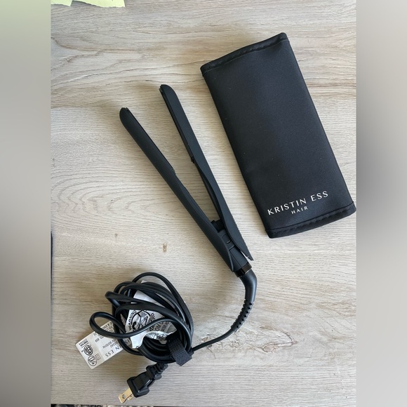 NANOBLACK Defining + Detailing Mini Flat Iron Hair Straightener - Picture 2 of 2